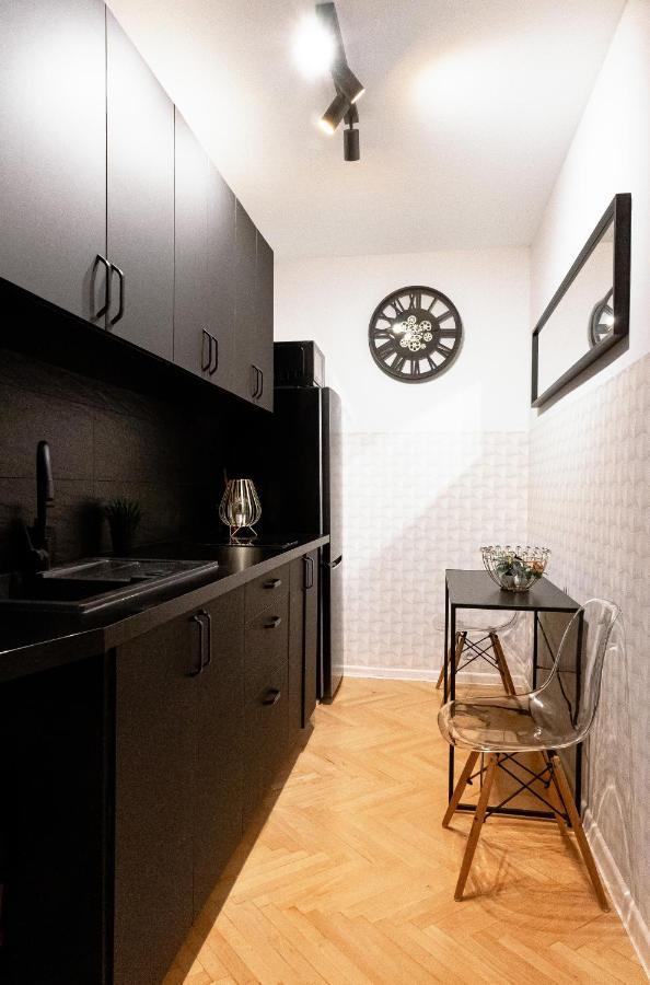 Clicktheflat Conrada Apart Rooms Warschau Exterior foto